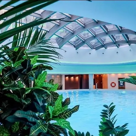 Hanza Tower Lux 5 Pool Jacuzzi Sauna *